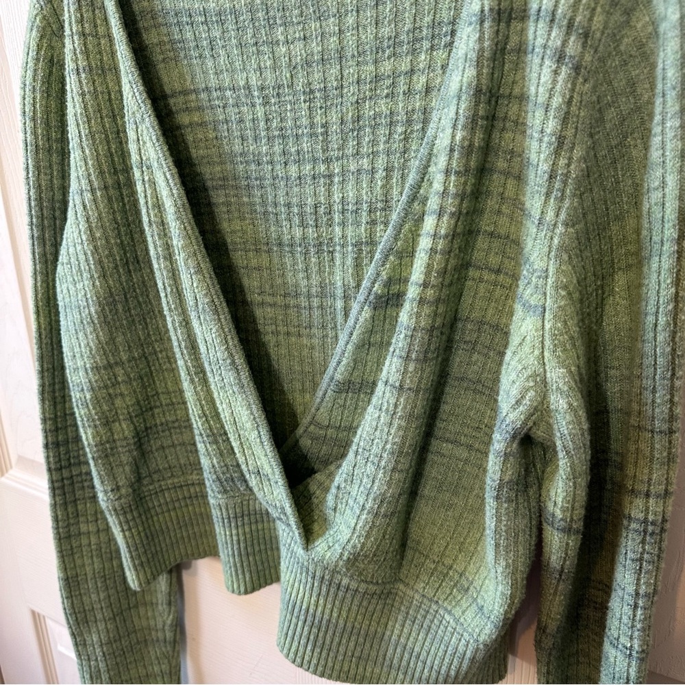 American Eagle Faux Wrap Cropped Ribbed Long Sleeve Sweater Top Womens Size XXL - Picture 6 of 11